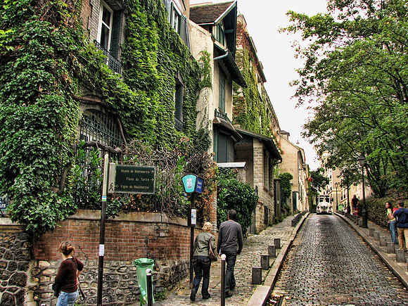 Montmartre - Rue Cortot