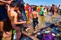 Step by step, into the embrace of the Ganges India Kumbh Mela people river
