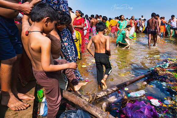 Step by step, into the embrace of the Ganges India Kumbh Mela people river